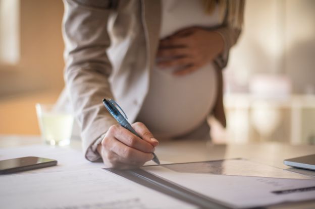 Savetuje se da šest nedelja po izlasku budu izolovane i da im ne dolaze porodica i prijatelji