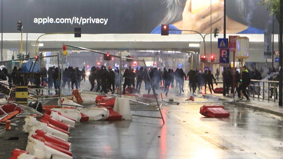 Protesters in Milan