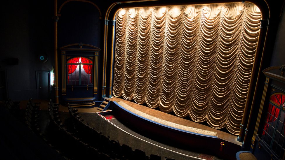 The interior of the State Theatre