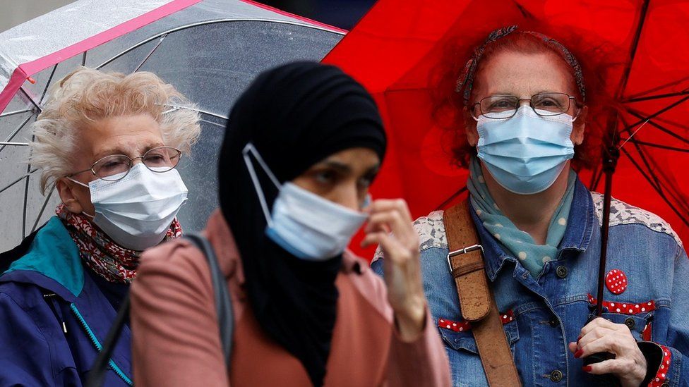 Jednokratne maske mogu da štete okolini, smatraju stručnjaci