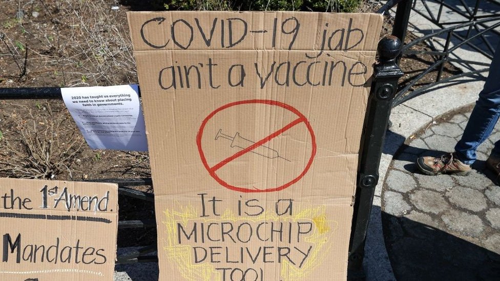 Anti-vaccine placard