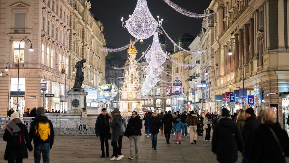 crowds in Vienna